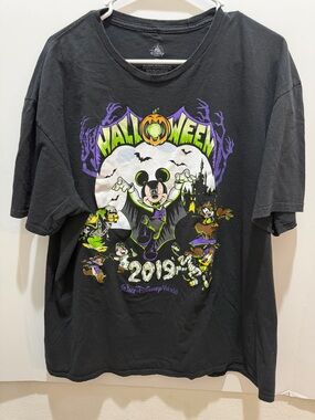 Disney World Halloween 2019 Mickey Mouse Dracula & Friends Short Size XXL